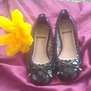 Girls size 1 black shoes with 1" heel